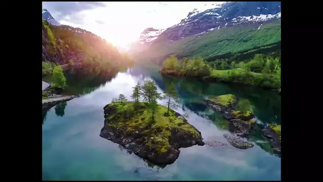 Bob Marley -  Redemption song (Music video)